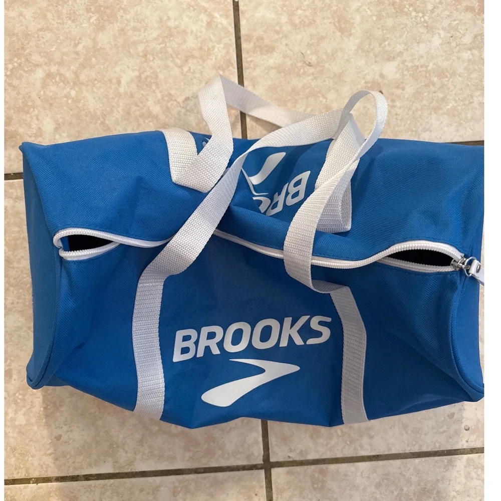 Brooks Blue Duffel Bag Publix Savannah Womens Half & 5k Gym Travel Bag